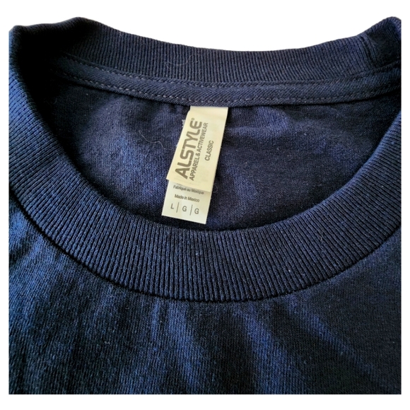 Maui Graphic Shark Print T-shirt  Navy Blue Grey Large - Picture 3 of 5